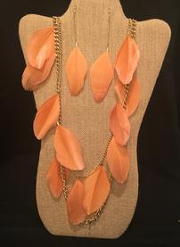 Peach feather necklace with earrings //277